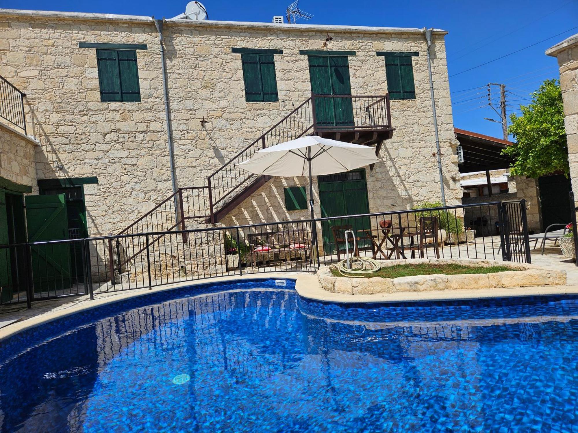 Andrianna's Villa Pano Akourdalia