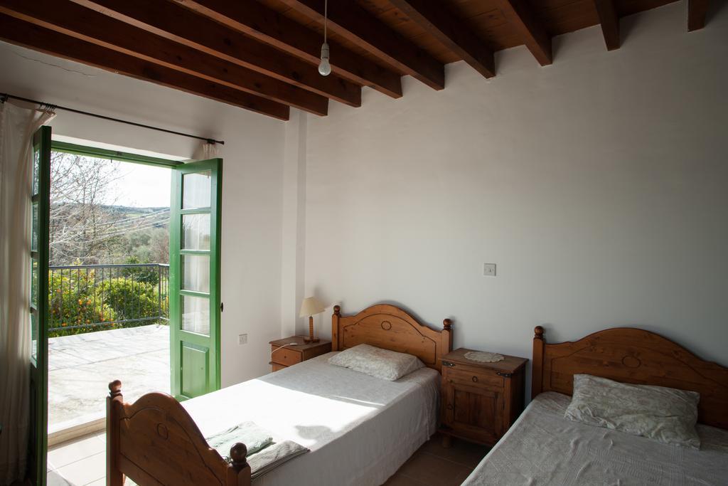 Andrianna's Pano Akourdalia
